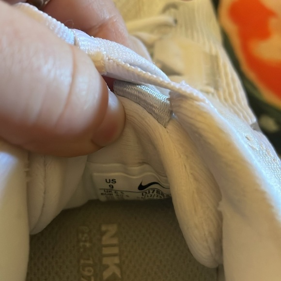 Nike Structure 25 Road Running Shoes White Metallic Silver Size 9 Women's - Picture 14 of 15